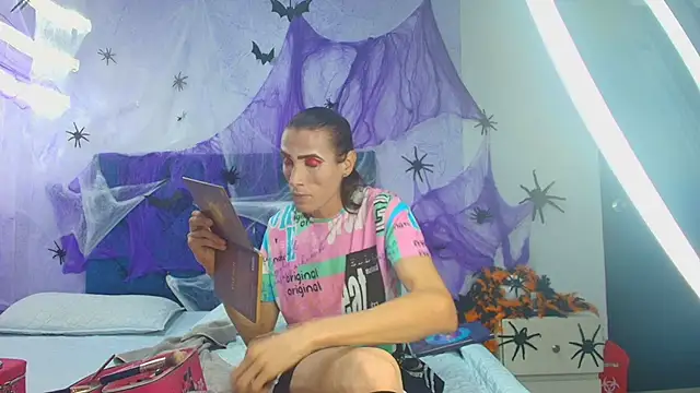 Snapshot of shantala_nastasiia chatting on October 9, 1:09 pm shantala nastasiia online show from October 9, 1:09 pm