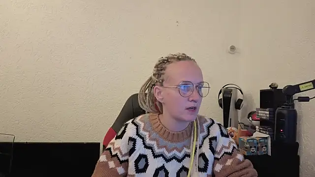 lisa yummi online show from April 16, 3:29 am