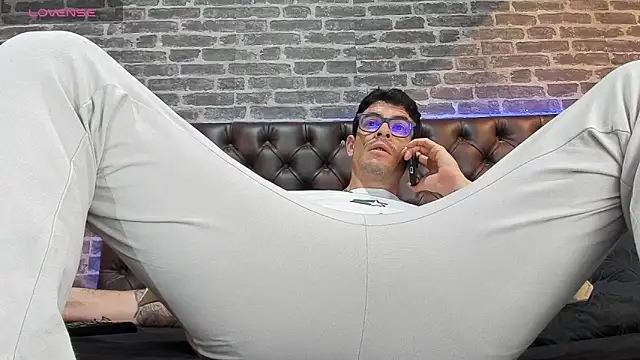 damian bull online show from May 6, 1:05 pm