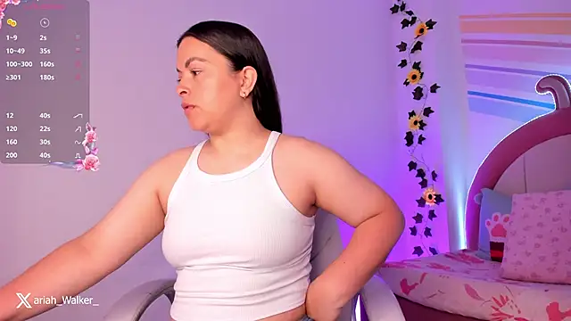 Ariah Walker  online show from October 8, 1:47 am