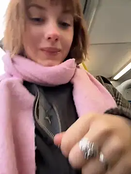 Snapshot of Only_April chatting on October 22, 5:41 am Only April online show from October 22, 5:41 am