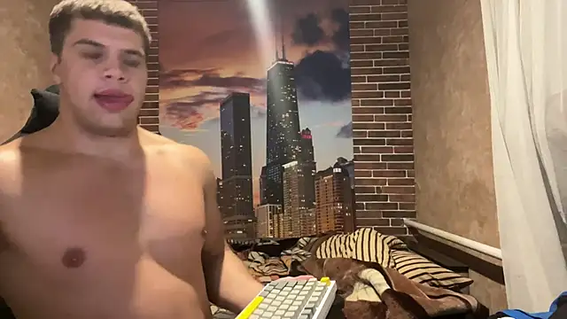 MusclePhantom online show from October 10, 7:57 pm