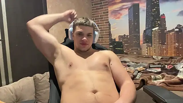 MusclePhantom online show from November 24, 9:36 pm