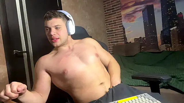 MusclePhantom online show from March 29, 9:15 pm