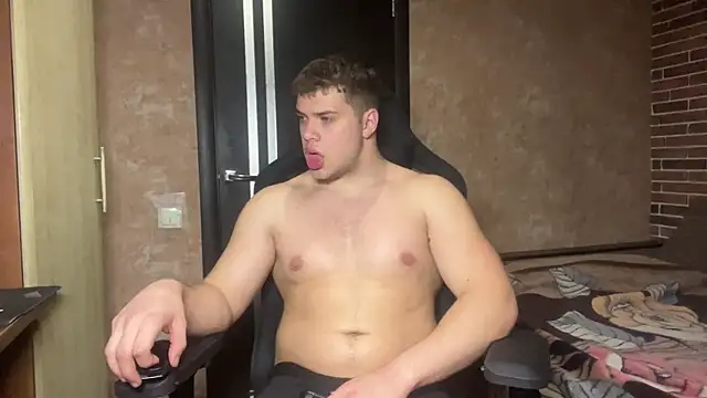 MusclePhantom online show from May 4, 8:16 pm
