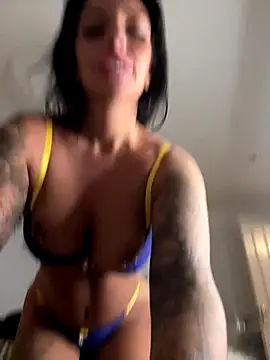 Snapshot of BELLABLACKXUK chatting on October 14, 9:48 pm BELLABLACKXUK online show from October 14, 9:48 pm