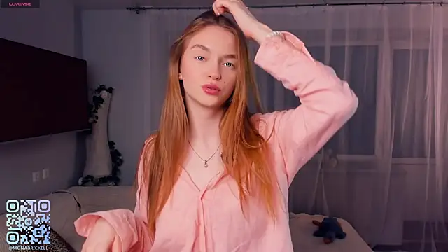 Snapshot of MarianFares chatting on October 21, 7:47 pm MarianFares online show from October 21, 7:47 pm