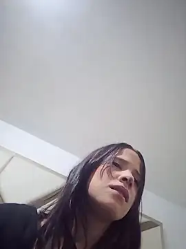 Snapshot of KLOE_LUSTX chatting on February 17, 7:38 am KLOE LUSTX online show from February 17, 7:38 am