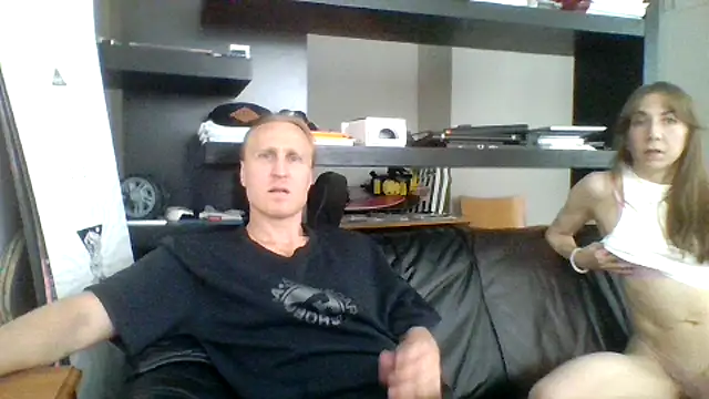 Snapshot of Silverhippo chatting on September 19, 1:01 pm Silverhippo online show from September 19, 1:01 pm