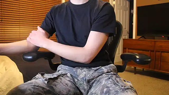 Snapshot of jjjjjfive chatting on February 19, 2:18 am jjjjjfive online show from February 19, 2:18 am