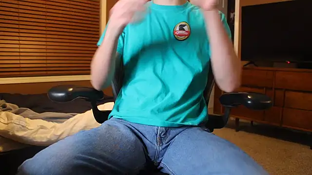 Snapshot of jjjjjfive chatting on February 22, 4:24 am jjjjjfive online show from February 22, 4:24 am