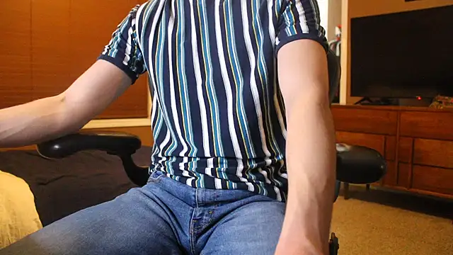 Snapshot of jjjjjfive chatting on March 7, 3:25 am jjjjjfive online show from March 7, 3:25 am