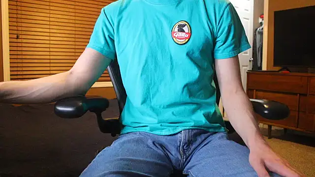 Snapshot of jjjjjfive chatting on April 6, 2:42 am jjjjjfive online show from April 6, 2:42 am