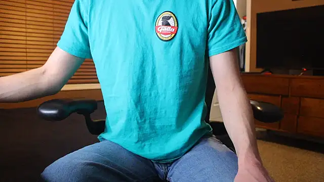 Snapshot of jjjjjfive chatting on April 6, 5:30 am jjjjjfive online show from April 6, 5:30 am