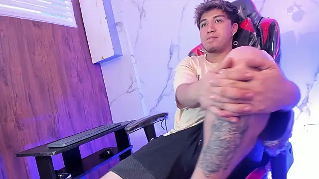 juanmechanic  online show from March 25, 2:01 pm