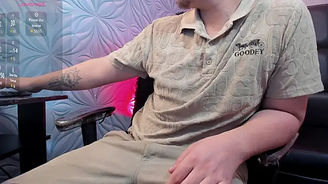 Snapshot of juanmechanic_ chatting on June 12, 3:55 pm juanmechanic online show from June 12, 3:55 pm