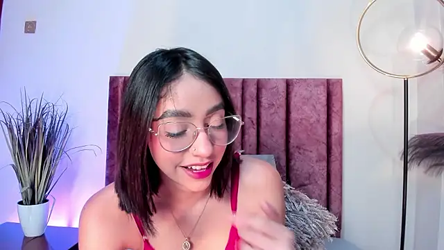 IvyJhons online show from February 3, 12:10 pm