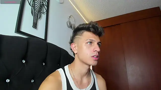 kevin ahss online show from December 4, 10:29 pm