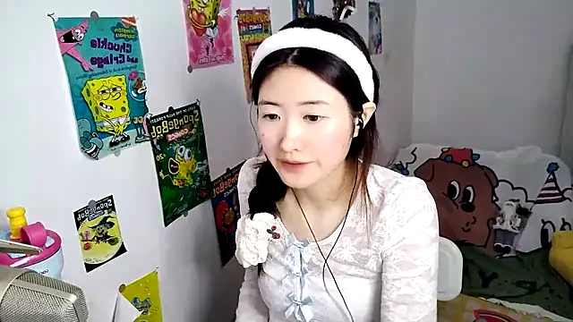 Snapshot of Moonlight-23 chatting on October 16, 6:47 am Moonlight-23 online show from October 16, 6:47 am