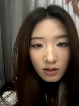 Snapshot of Moonlight-23 chatting on November 16, 12:11 pm Moonlight-23 online show from November 16, 12:11 pm