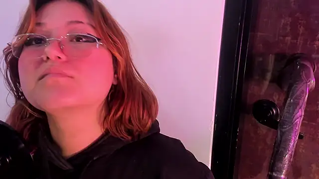 isa grey  online show from September 28, 9:25 am