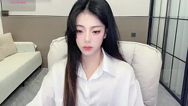 Sandy Uu online show from September 18, 5:53 am