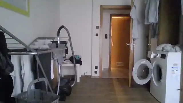 XLBarehengst online show from March 31, 6:03 am