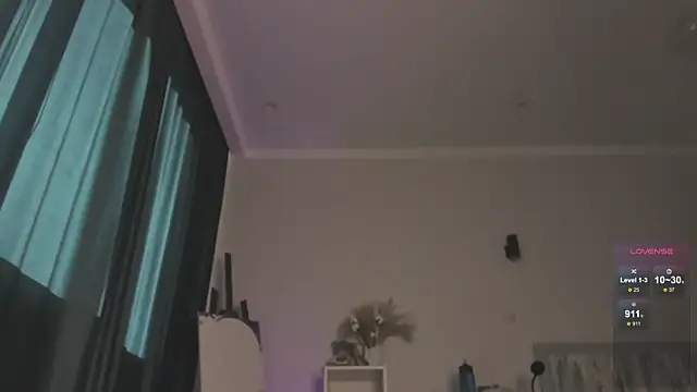 Snapshot of devaivy chatting on October 4, 10:13 am devaivy online show from October 4, 10:13 am