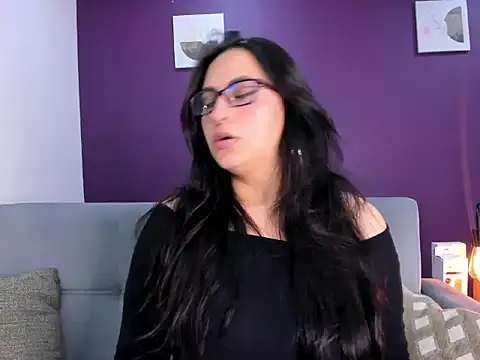 NavannyCattan online show from February 2, 8:18 pm