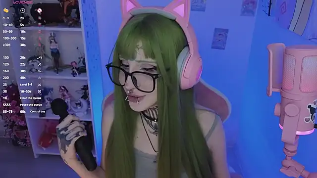 Nana stolass online show from May 7, 5:29 pm