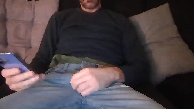 Snapshot of Edu7911 chatting on February 9, 10:14 pm Edu7911 online show from February 9, 10:14 pm