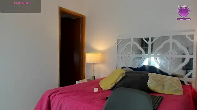 Snapshot of MikaelaStone chatting on September 25, 11:47 am MikaelaStone online show from September 25, 11:47 am