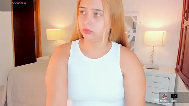 Snapshot of MikaelaStone chatting on October 24, 12:45 pm MikaelaStone online show from October 24, 12:45 pm