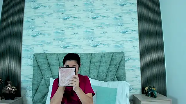 ShanelEvans online show from October 8, 7:00 pm