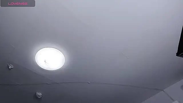 Snapshot of YIWA-2000 chatting on October 20, 11:43 am YIWA-2000 online show from October 20, 11:43 am