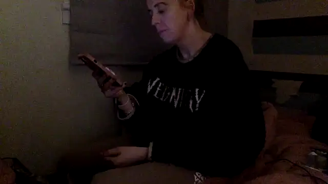 Bellababexox online show from May 15, 11:56 pm