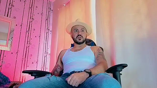 Snapshot of AlphaDrip chatting on October 8, 12:25 pm AlphaDrip online show from October 8, 12:25 pm