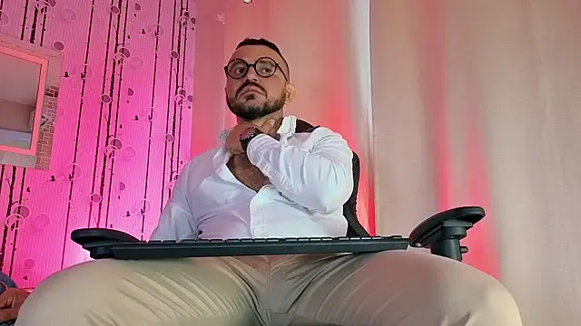 Snapshot of AlphaDrip chatting on October 10, 12:59 pm AlphaDrip online show from October 10, 12:59 pm