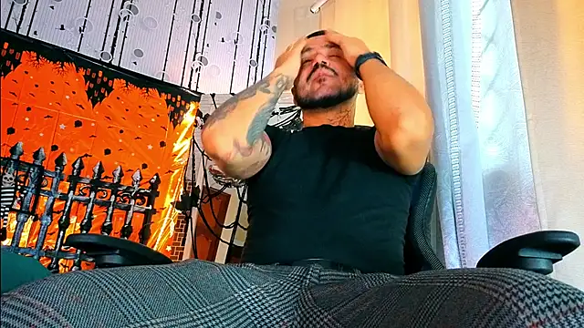 Snapshot of AlphaDrip chatting on October 30, 12:17 pm AlphaDrip online show from October 30, 12:17 pm