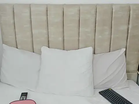 AprilStone1 online show from October 8, 11:41 am