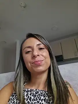 Snapshot of AprilStone1 chatting on June 6, 10:25 pm AprilStone1 online show from June 6, 10:25 pm