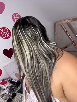 Snapshot of ashley-swift- chatting on February 15, 8:46 am ashley-swift- online show from February 15, 8:46 am