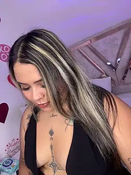 Snapshot of ashley-swift- chatting on March 10, 5:56 am ashley-swift- online show from March 10, 5:56 am