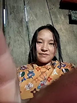 Snapshot of MuiNay chatting on October 2, 10:55 am MuiNay online show from October 2, 10:55 am