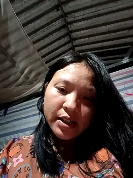 Snapshot of MuiNay chatting on October 4, 11:19 am MuiNay online show from October 4, 11:19 am