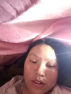 Snapshot of MuiNay chatting on October 6, 12:02 pm MuiNay online show from October 6, 12:02 pm