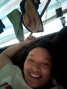 Snapshot of MuiNay chatting on October 7, 3:04 am MuiNay online show from October 7, 3:04 am