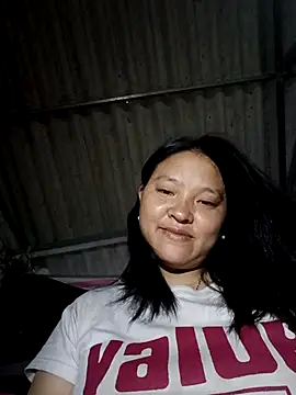 Snapshot of MuiNay chatting on October 11, 10:52 pm MuiNay online show from October 11, 10:52 pm