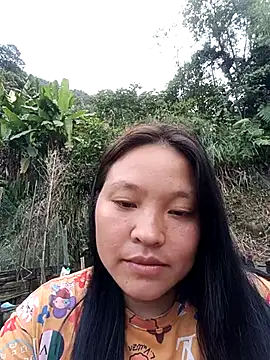 Snapshot of MuiNay chatting on October 16, 9:43 am MuiNay online show from October 16, 9:43 am