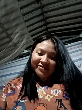 Snapshot of MuiNay chatting on October 19, 11:33 am MuiNay online show from October 19, 11:33 am